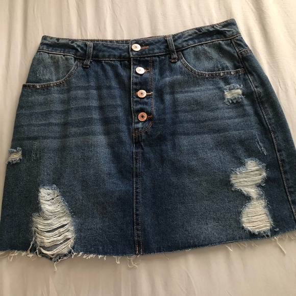 3 for $25‼️Distressed denim skirt - Picture 1 of 3